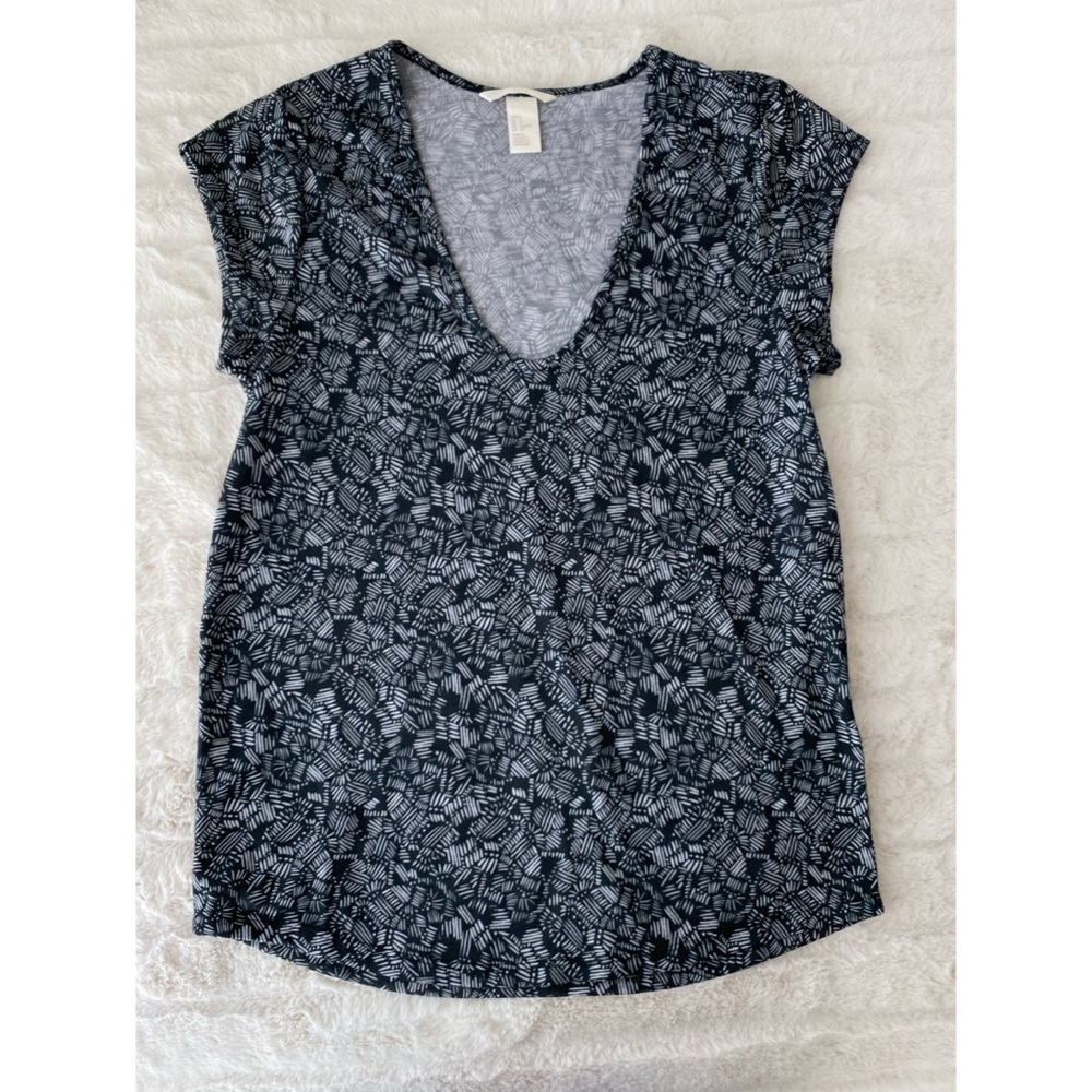 T-shirt Blouse from H&M. Size Small